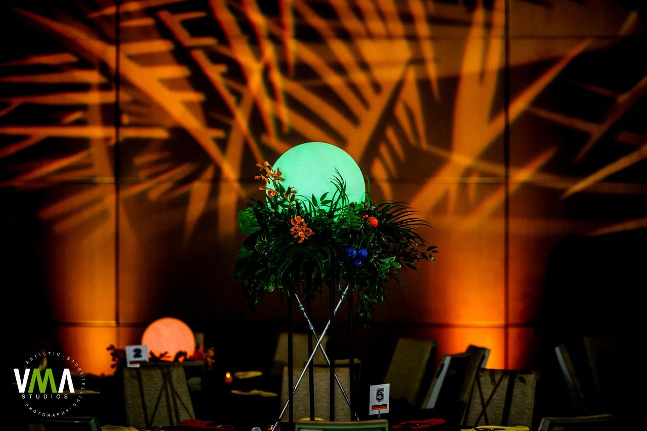 Guests celebrating at a Kingsley Event Consulting event